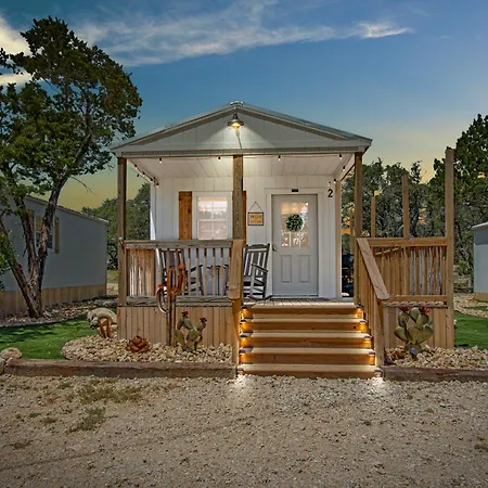 Lucky Star Ranch - Stargazer Hotel